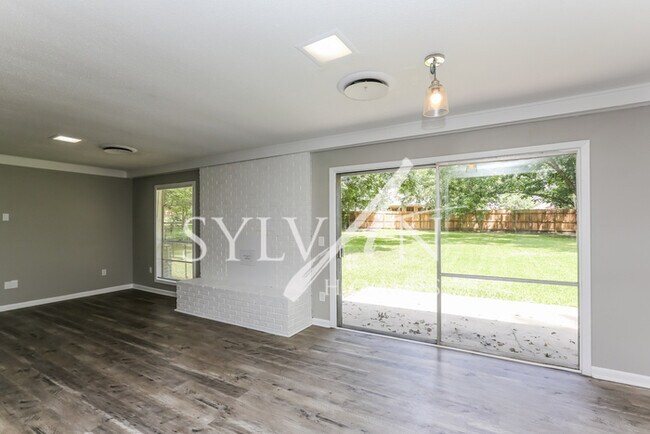 Building Photo - 3BR 2BA Ranch Home on a Beautiful Lot!