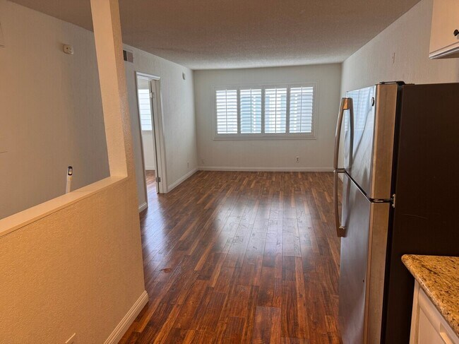Foto del edificio - 4170 Tujunga Ave