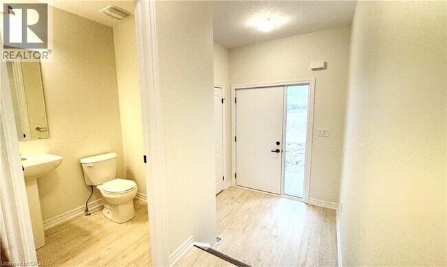 Building Photo - 375 Benninger Dr