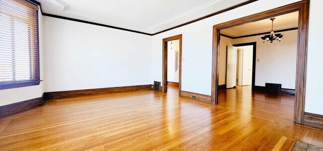 Building Photo - Great Central Sunset Home for Rent
