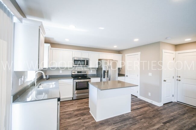 Foto del edificio - MUST SEE!!! Beautiful two story with 4 Bed, 2.5 Bath Home in De Soto.