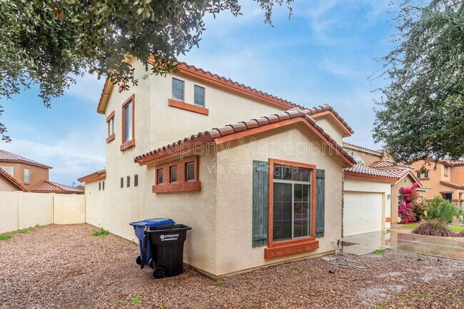 Foto del edificio - 2644 E Chester Dr