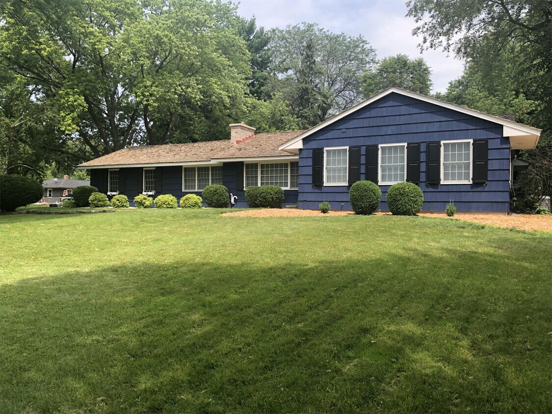 Foto principal - 5826 Barton Rd