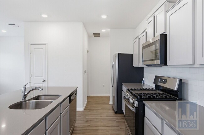 Building Photo - 15213 Spruce Frost Cv
