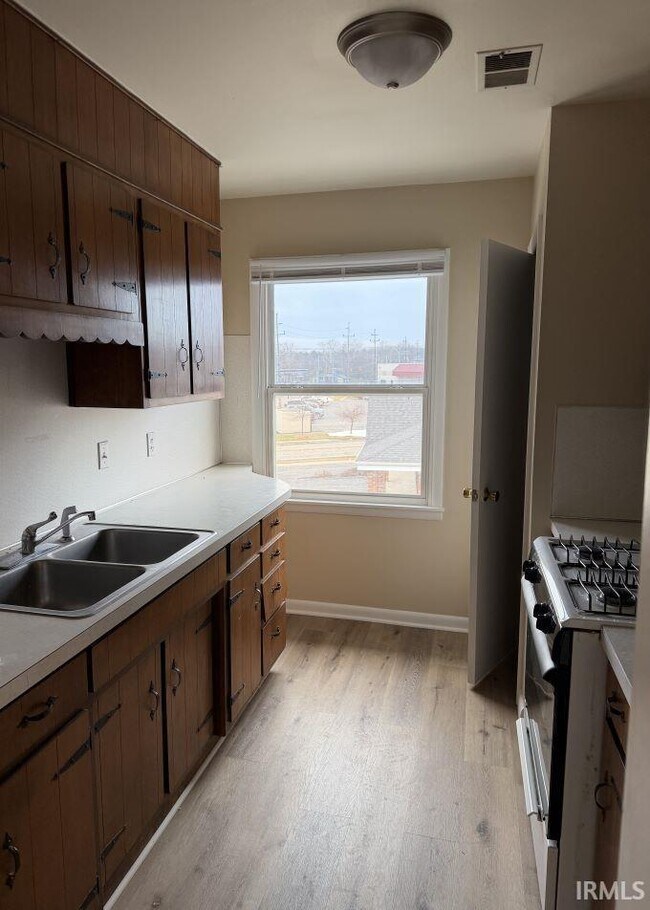 Foto del edificio - 223 E Winslow Rd