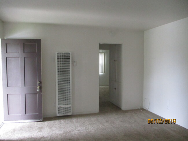 Building Photo - 2112 Thomas Ave