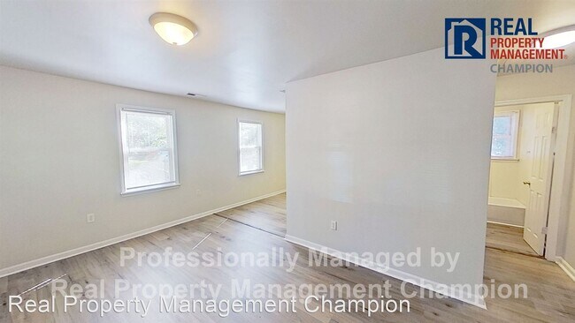 Building Photo - 2 br, 1 bath House - 316 Rutledge Drive
