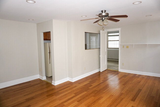 Baum Living Room - Baum Boulevard Flats