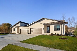 Building Photo - 105-107 Amberwood Ct