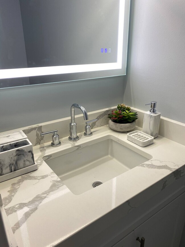 Half Bath - 180 Seaview Ct