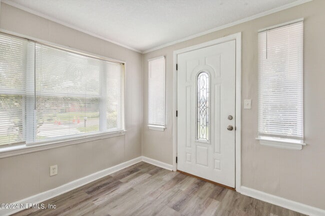 Building Photo - 2217 Burgoyne Dr