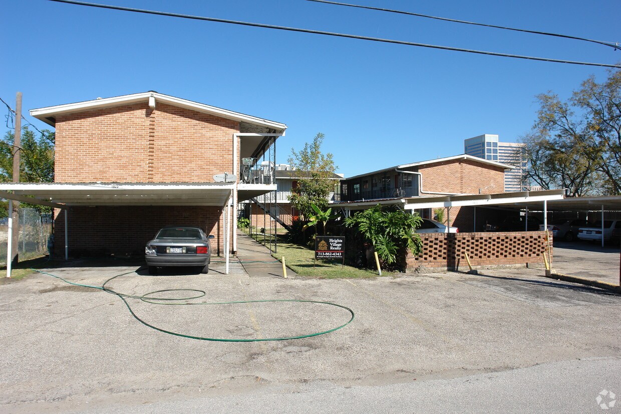 Primary Photo - 1023 Lyndon St