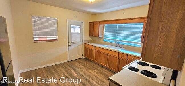 Building Photo - 2 br, 1 bath House - 1029 Tropic Street