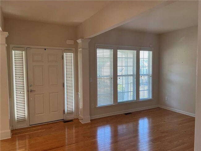 Building Photo - 610 Cricklewood Dr