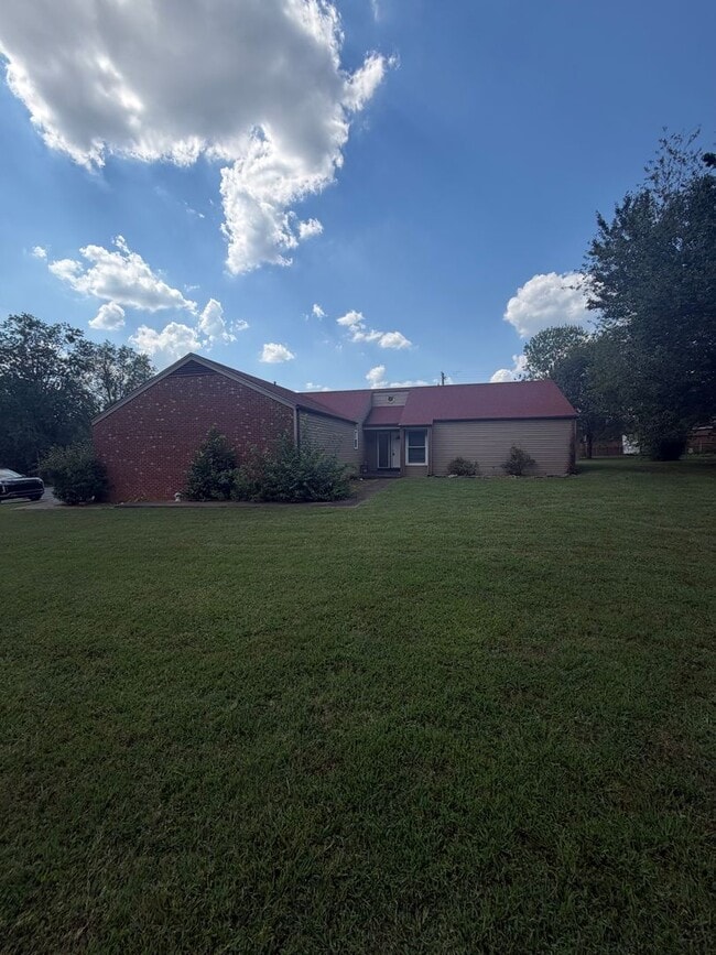 Building Photo - 217 Scott Ln