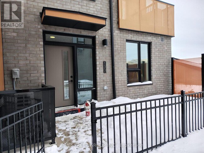 Photo du bâtiment - 70 All Nations Dr