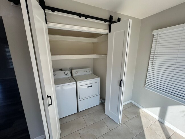 Building Photo - 2 Bedroom/1 Bath Home Stockton Ca