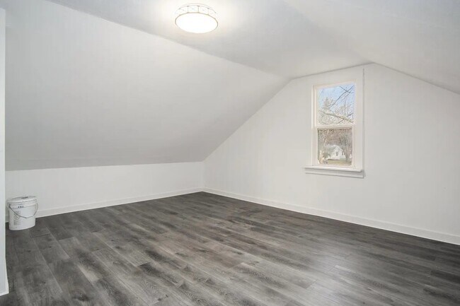 Foto del edificio - 1187 Langeland Ave