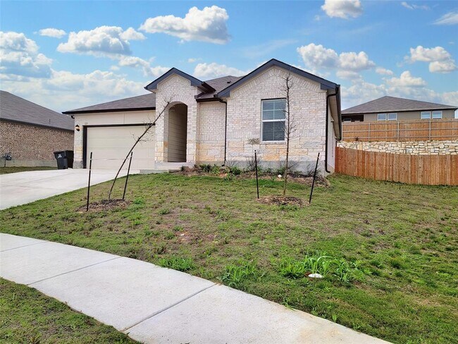 Building Photo - 125 Solitude Dr