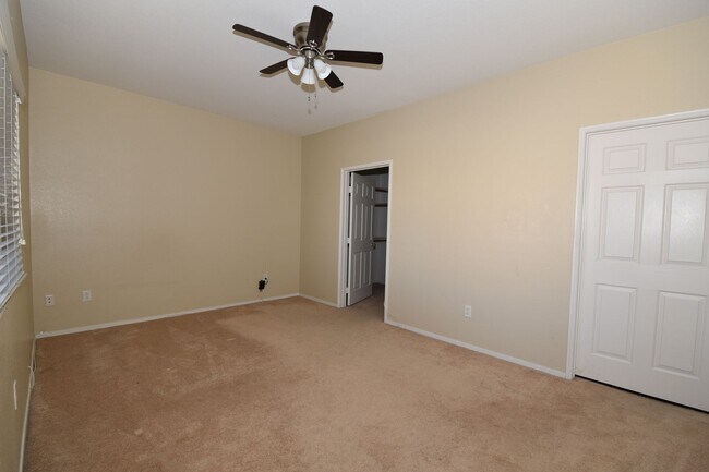 Building Photo - Lovely 2 Bedroom 2 Bathroom Condo at Amber...