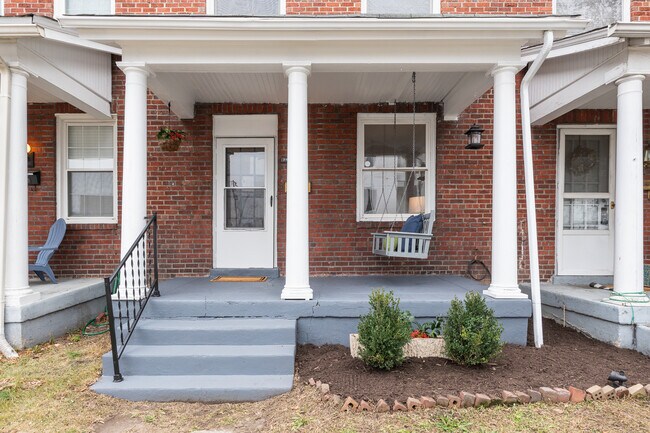 Building Photo - 3012 W Leigh St