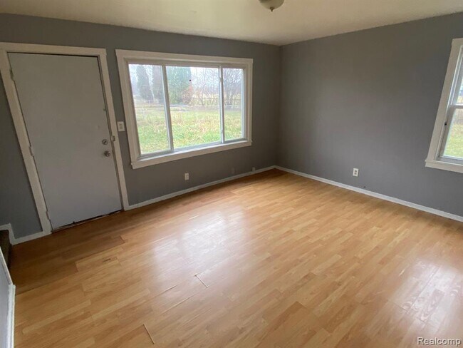 Building Photo - 33521 Berville Ct