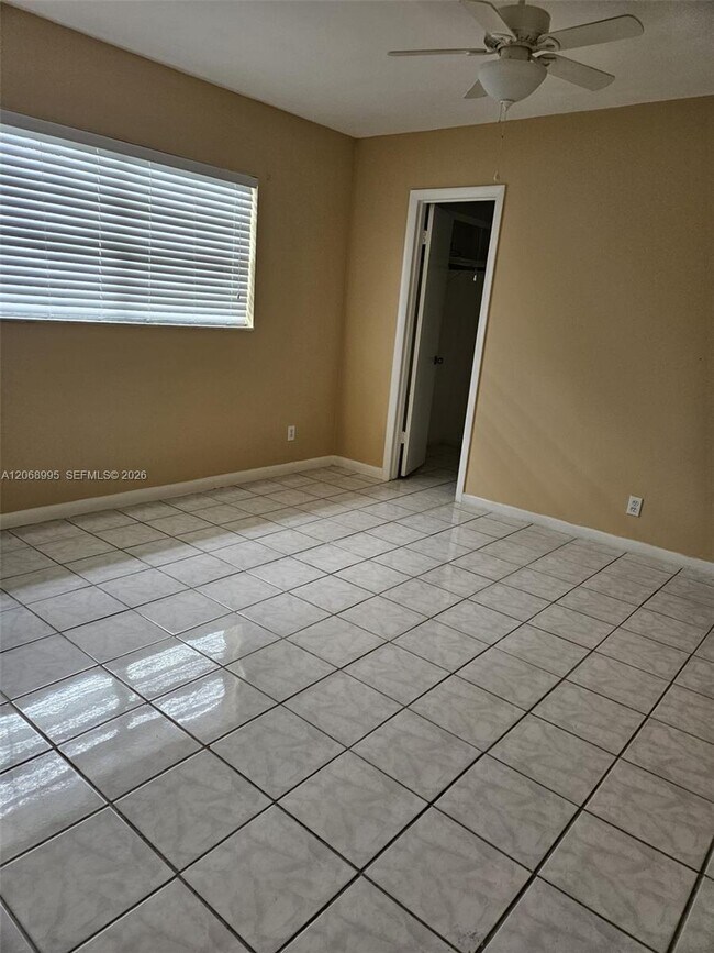 Foto del edificio - 1008 NE 34th Ct