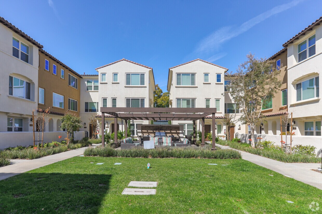 Vista al edificio - Portola Walk