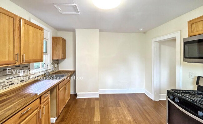 Foto del edificio - 783 Seymour Ave
