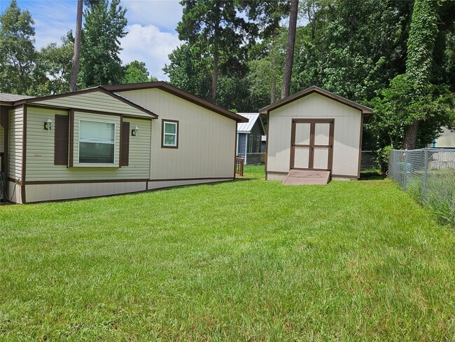 Building Photo - 16974 Balmoral St