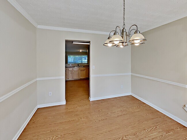 Building Photo - 501 Hawk Eye Court