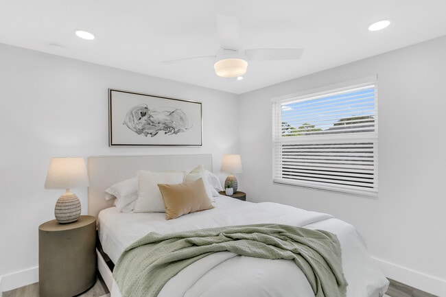 Building Photo - 6805 S Juanita St