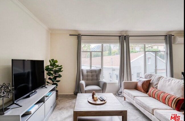 Building Photo - 8420 1/2 Fountain Ave