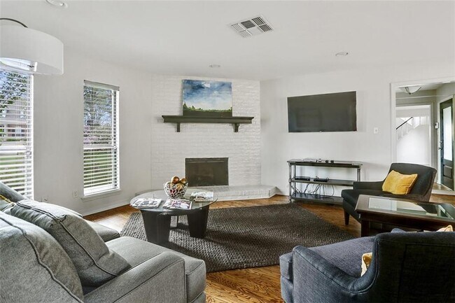 Foto del edificio - 5514 Flagstone Dr