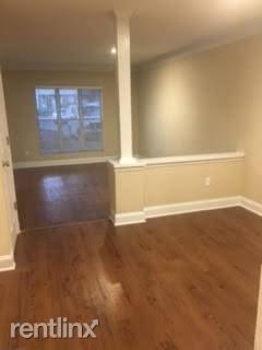 Foto del edificio - 8744 Fairview Rd