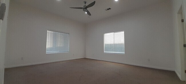 Foto del edificio - 4 Bedroom/3 Bath Home for Rent Available Now. $2500 Monthly Rent