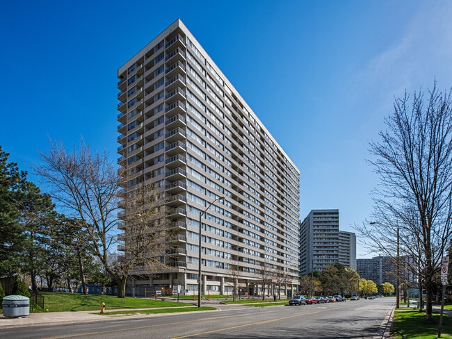 Building Photo - 53 Thorncliffe Park Drive