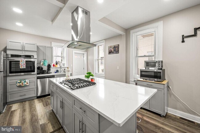 Foto del edificio - 930 N 30th St