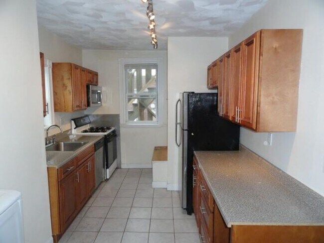 Foto del edificio - 3bed/2 bath in Somerville