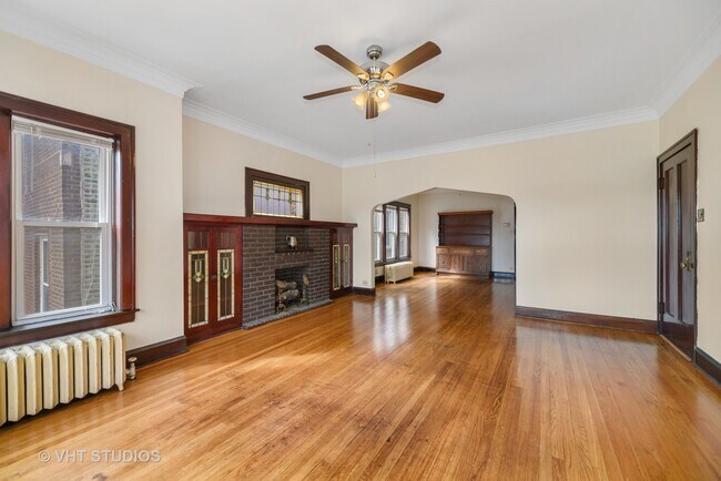 Building Photo - 2736 N Harding Ave