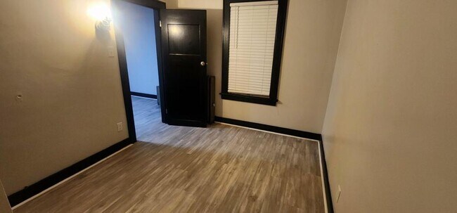Foto del edificio - 949 Maple Ave