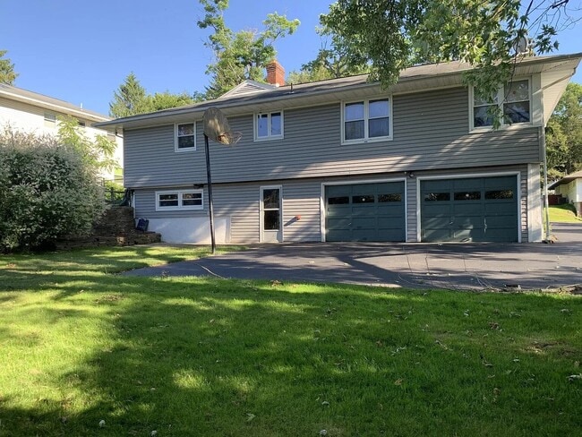 Building Photo - 3137 Belmont Ave