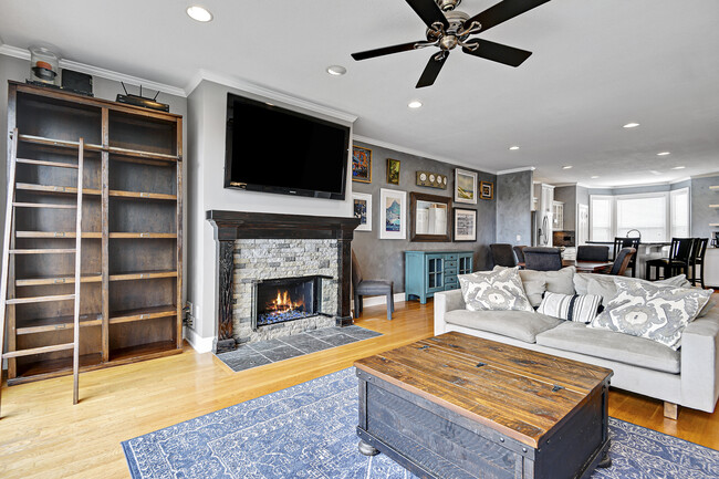 3rd Floor Living Room w Fireplace - 2905 Walnut St