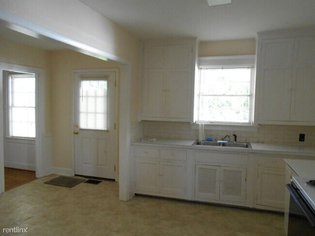 Building Photo - 3 br, 1 bath House - 221 Westwood Ct