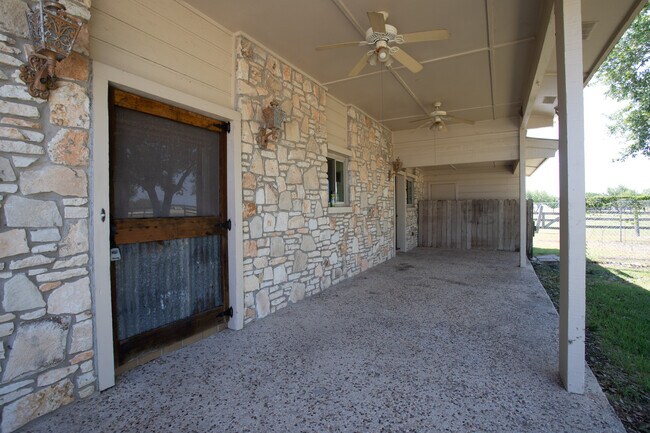 Building Photo - 4692 S E River Rd