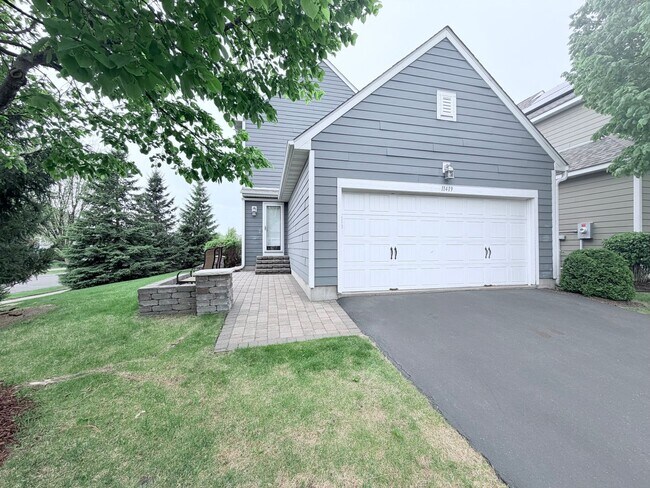 Foto del edificio - Gorgeous 3BR Home in the Coveted Dancing Waters Community of Woodbury!