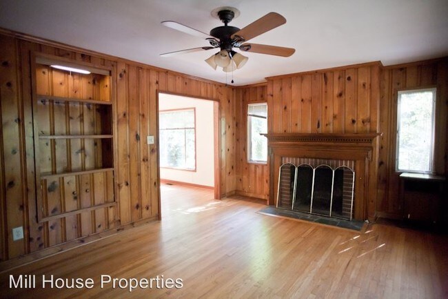 Building Photo - 424 Brookside Dr