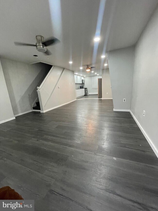 Foto del edificio - 2211 Hobson St