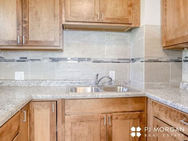 Foto del edificio - 6460 Poppleton Avenue Omaha, NE 68106 - RE...