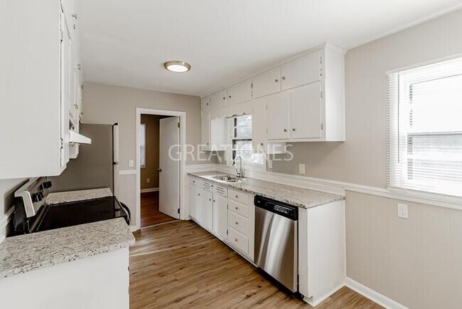 Foto del edificio - 5220 Duke Ave